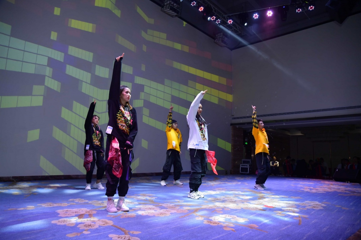 亚洲第一狼人伊人av